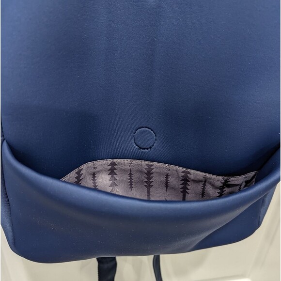 Thacker Navy Blue Neoprene Cocoon Ella Carey Day Pack Backpack Bag Travel Flying - Picture 7 of 7